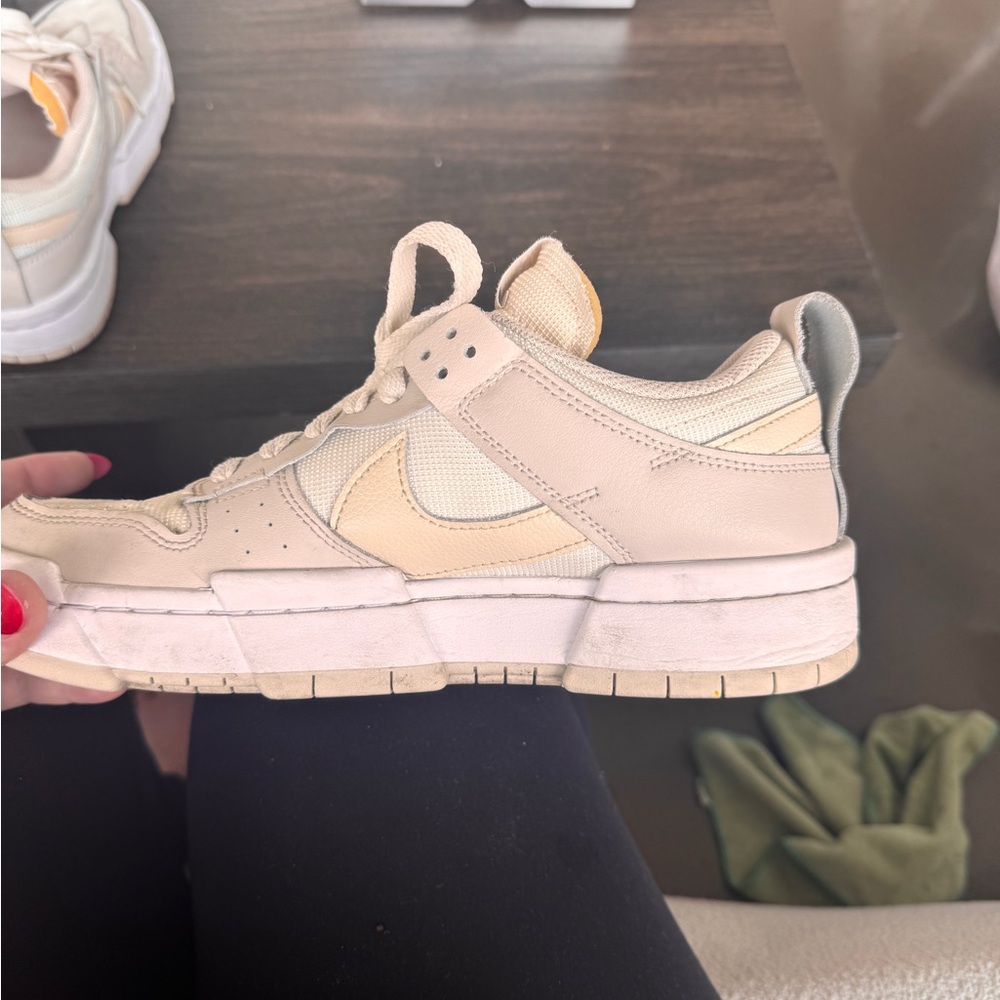 Nike Cream Sneakers Classic Design
